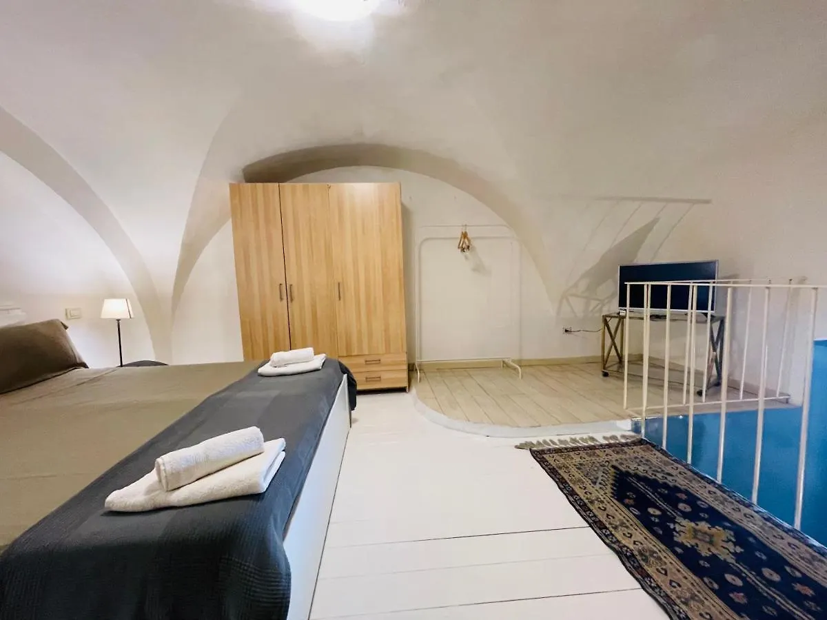 Ground Floor City Center 85 Bari Apartment