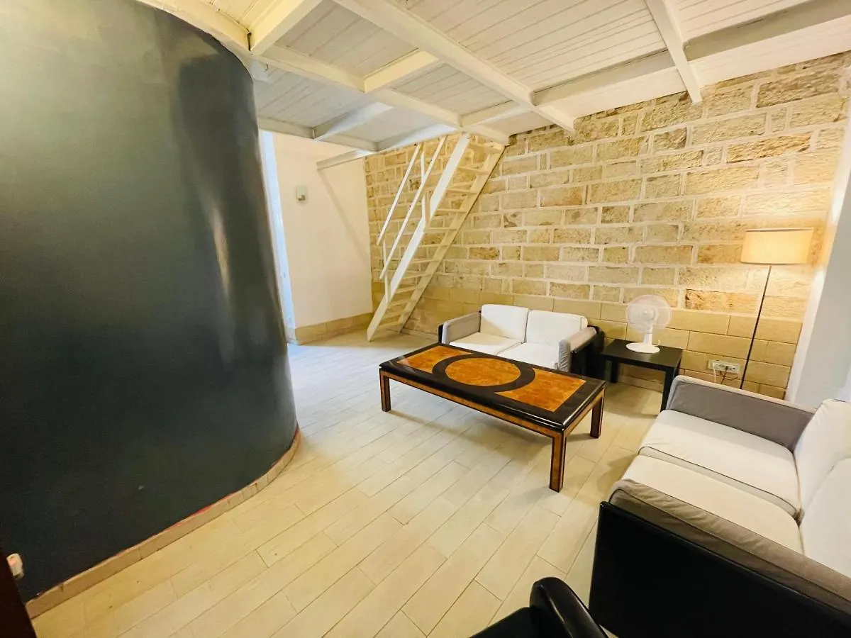 Apartment Ground Floor City Center 85 Bari
