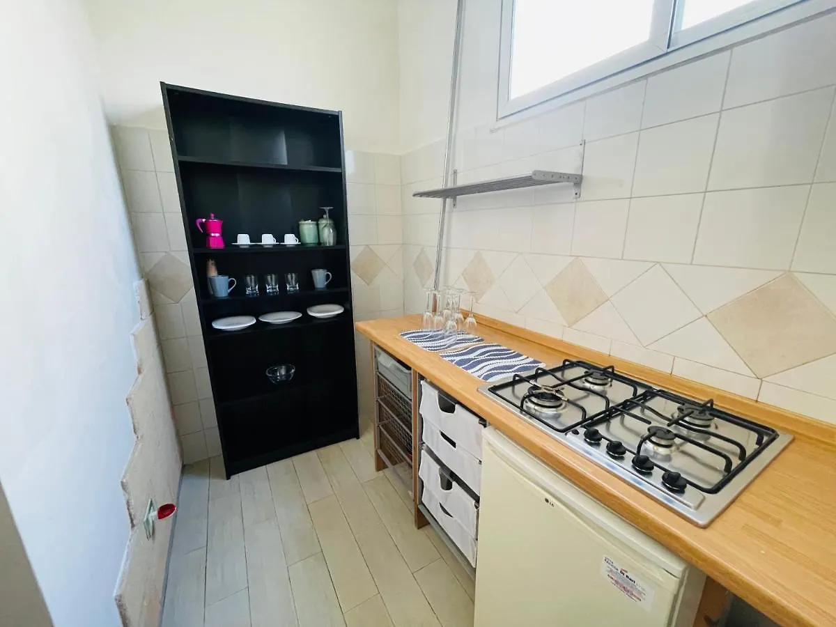 Ground Floor City Center 85 Bari Apartment