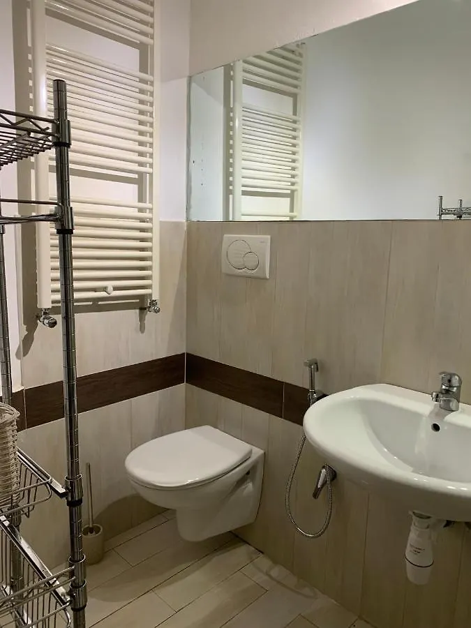 Apartment Ground Floor City Center 85 Bari